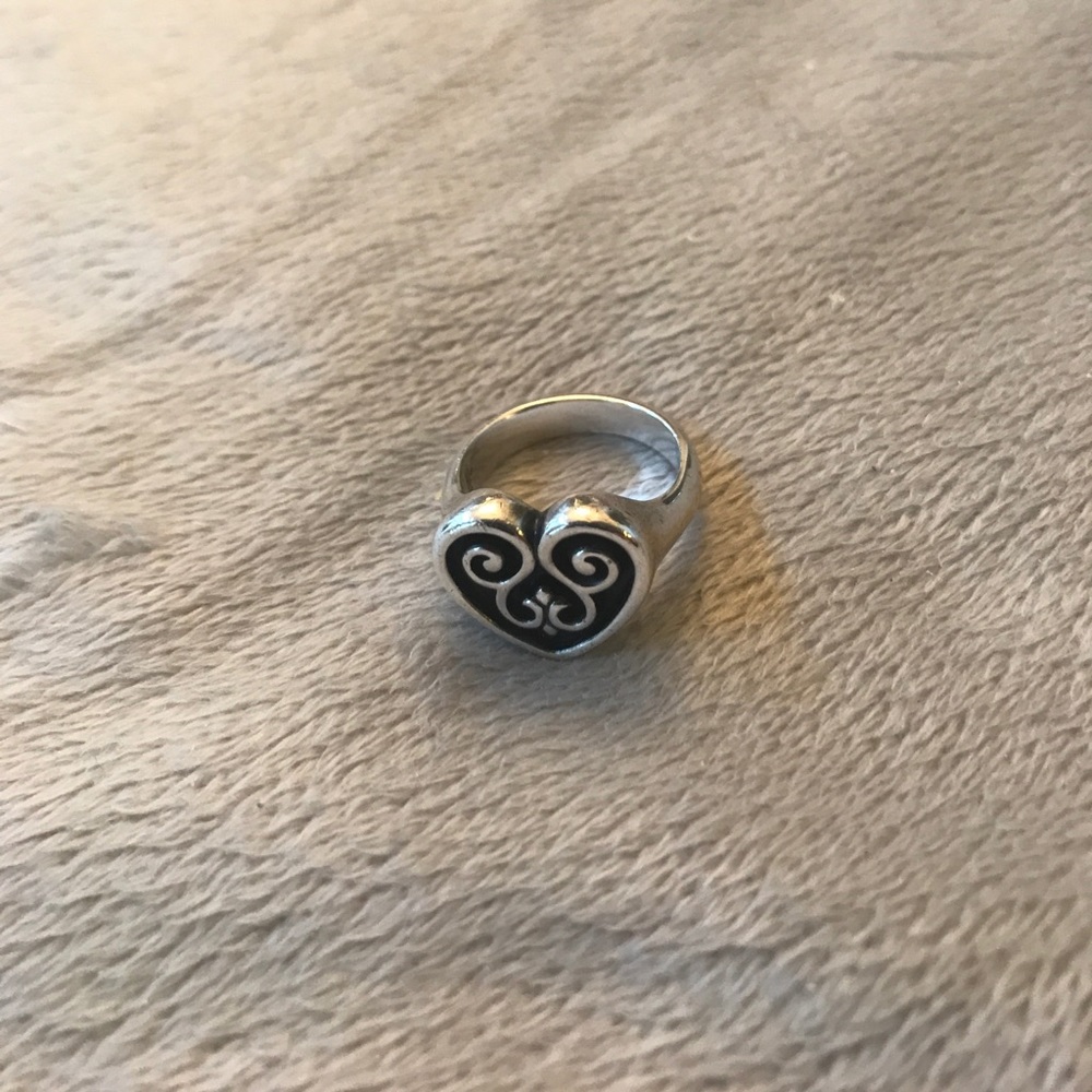 Authentic Retired James Avery French Heart ring
